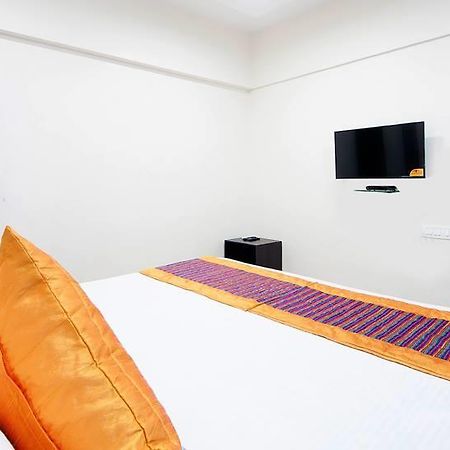 Asian Suites Tulsi Aura Navi Mumbai Exteriör bild